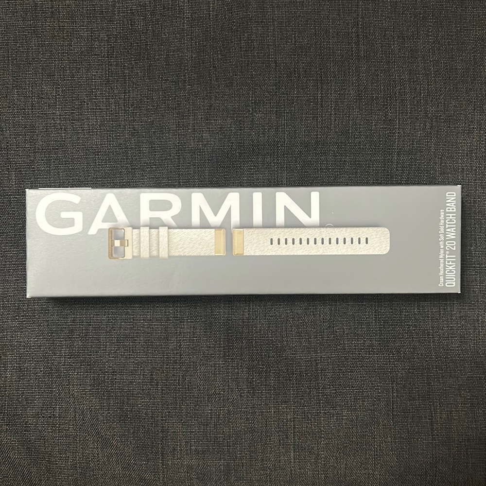 NWT Garmin QuickFit 20 Nylon Band in Cream Heathered with Soft Gold Hardware